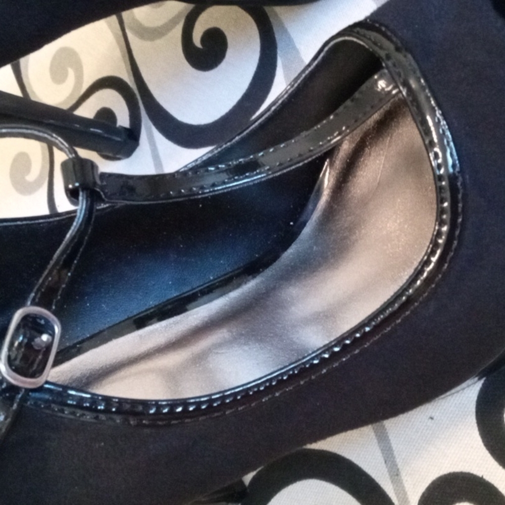 SM New York Black Suede and Patent Leather Open-toed Heels Sz 7.5 - Picture 3 of 10